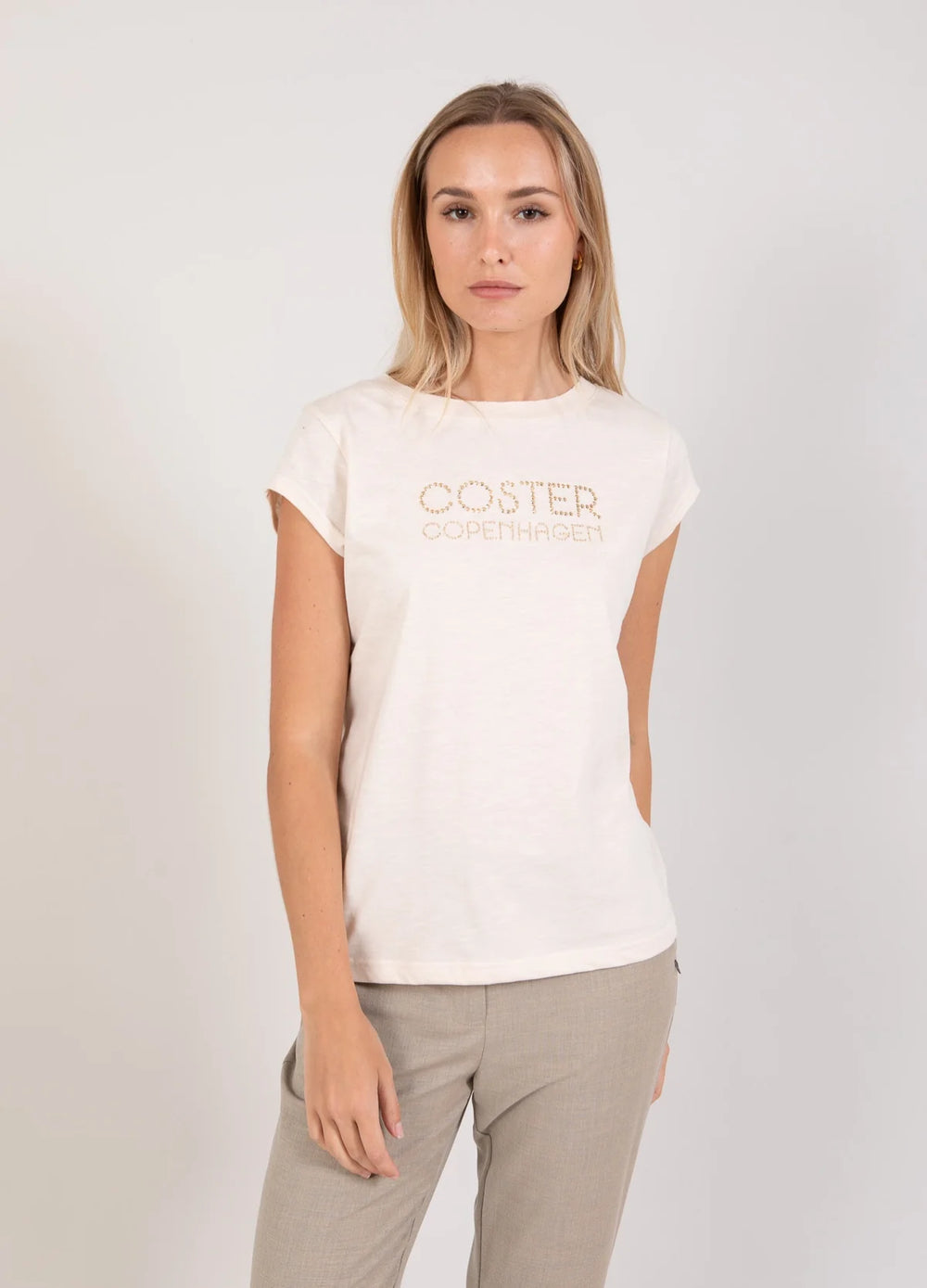 Coster Copenhagen T-shirt - T-shirt Med Studs Logo i Creme