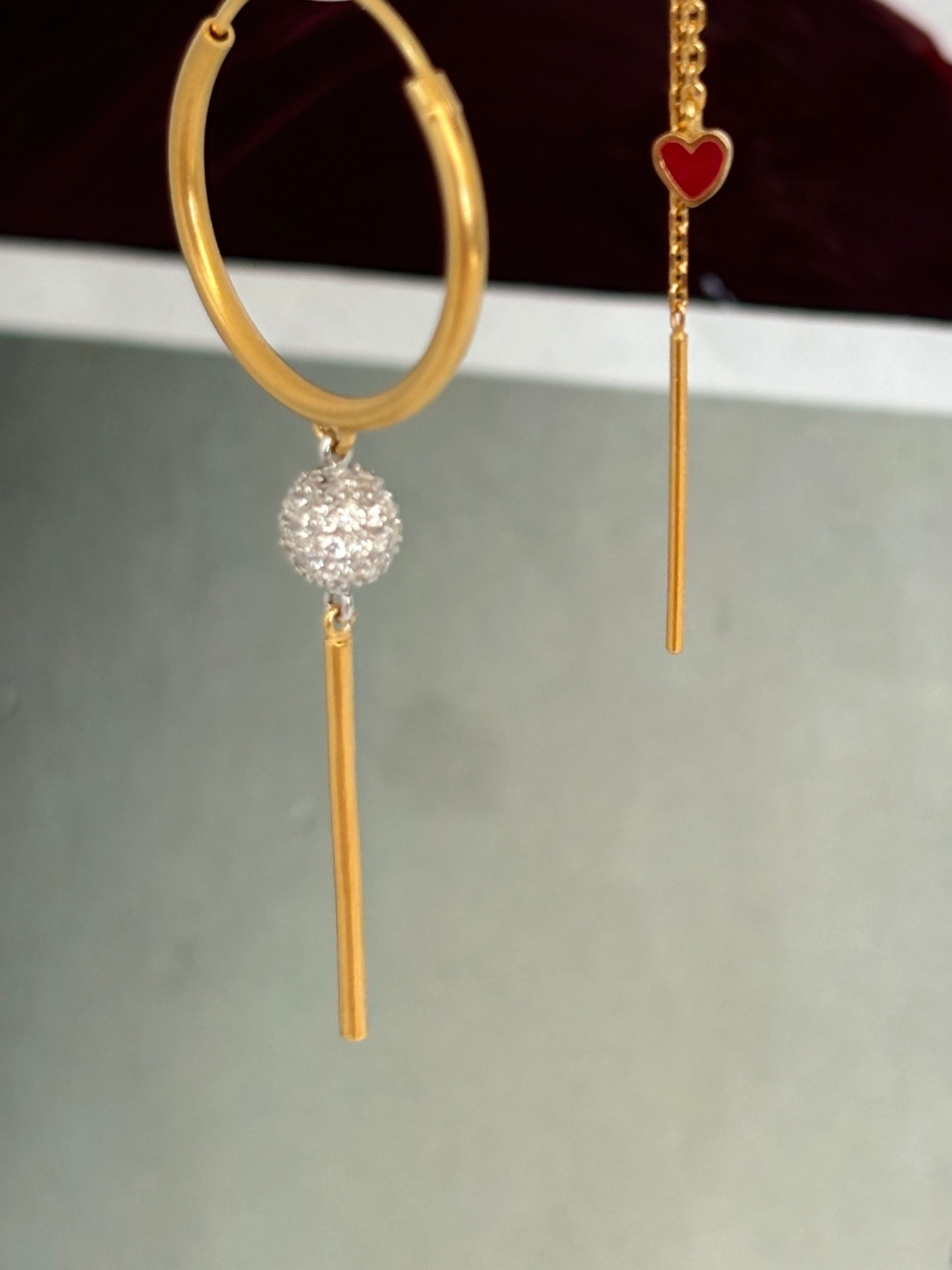 Stine A Ørering - Dangling Love Heart i Burgundy