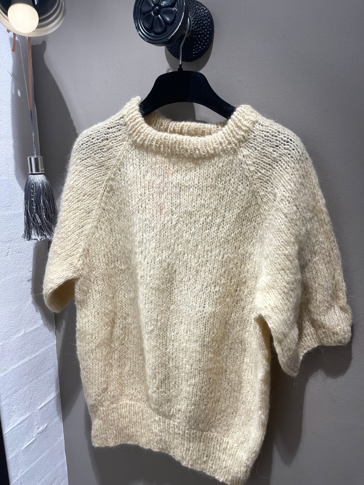 Coffee Beanies Bluse - Ida Kort Ærmet Strik Bluse i Butter Yellow