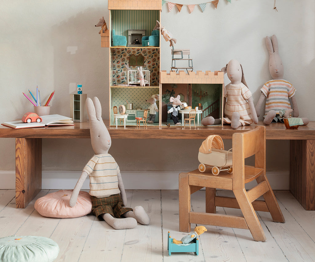 Maileg Hare - Hare Størrelse 5, Med Bukser og Striktrøje