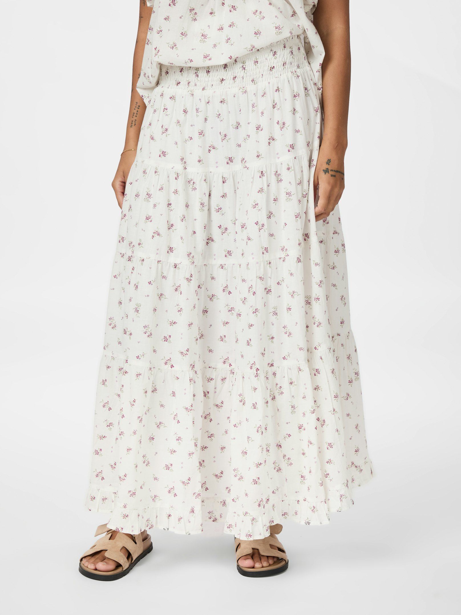 Neo Noir Nederdel - Asta Small Blossom Nederdel i Creme