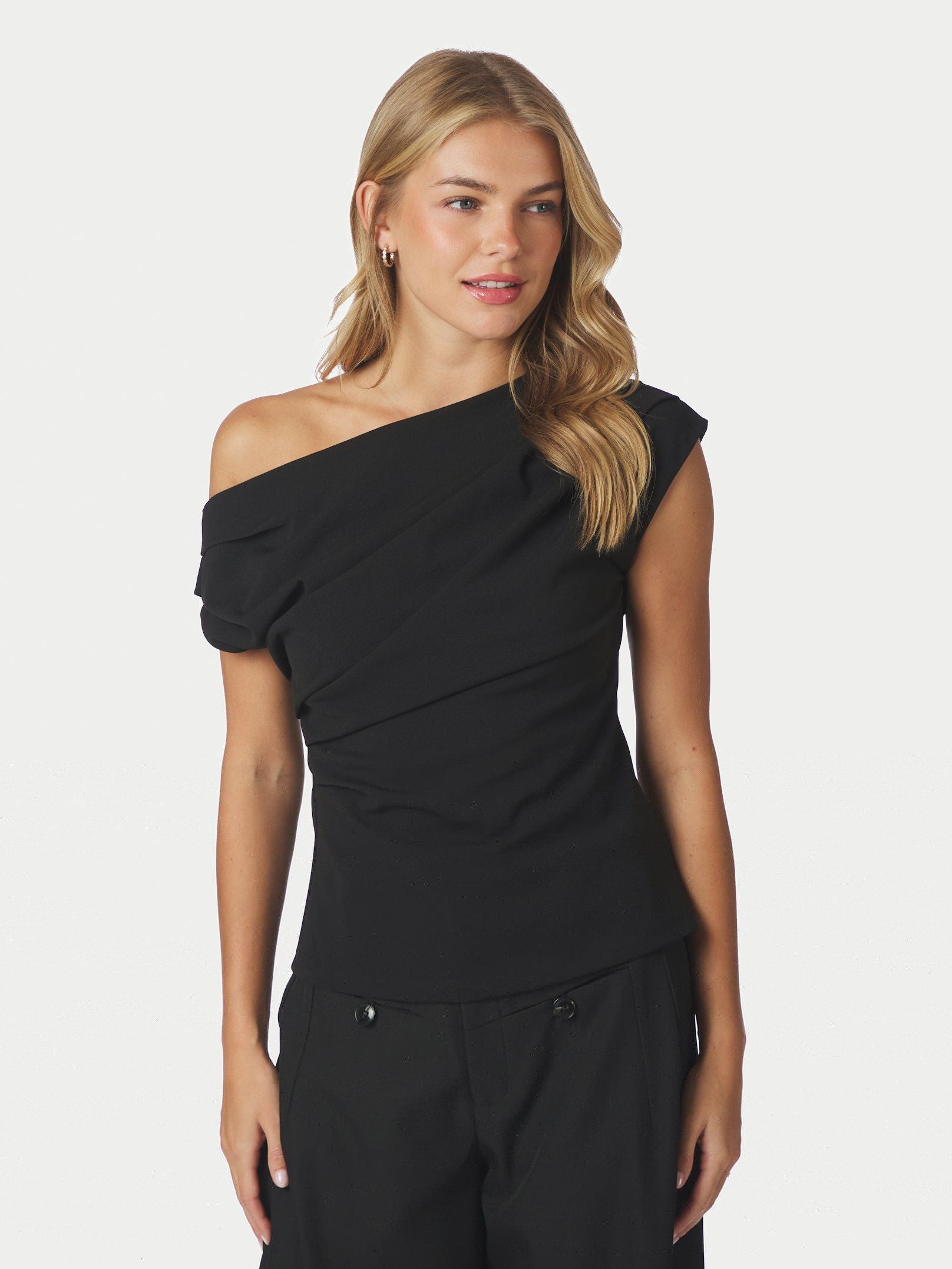 Neo Noir Top - Mabelle Drapy Top i Sort