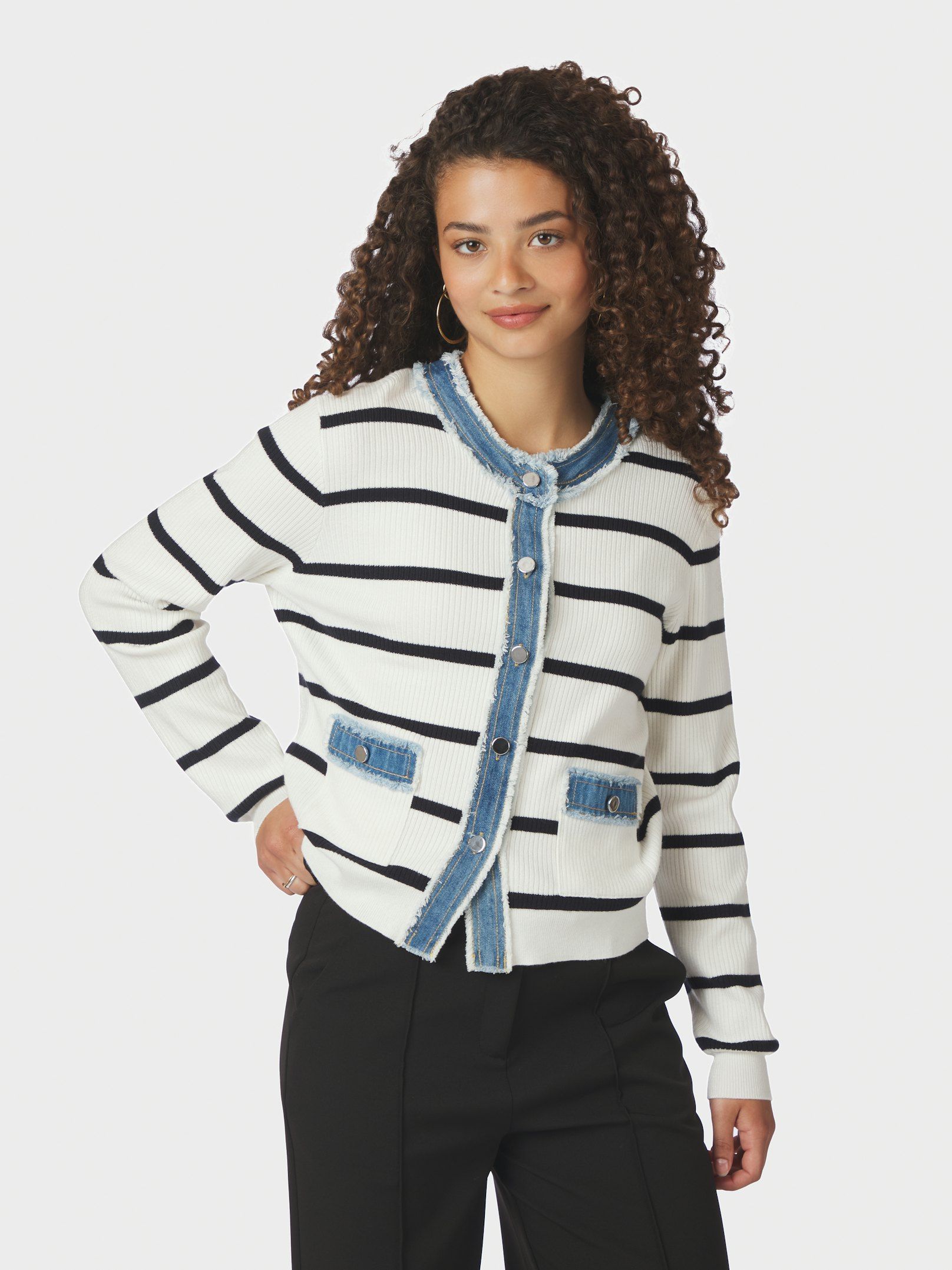 Neo Noir Cardigan - Zelma Stribet Denim Cardigan i Off White