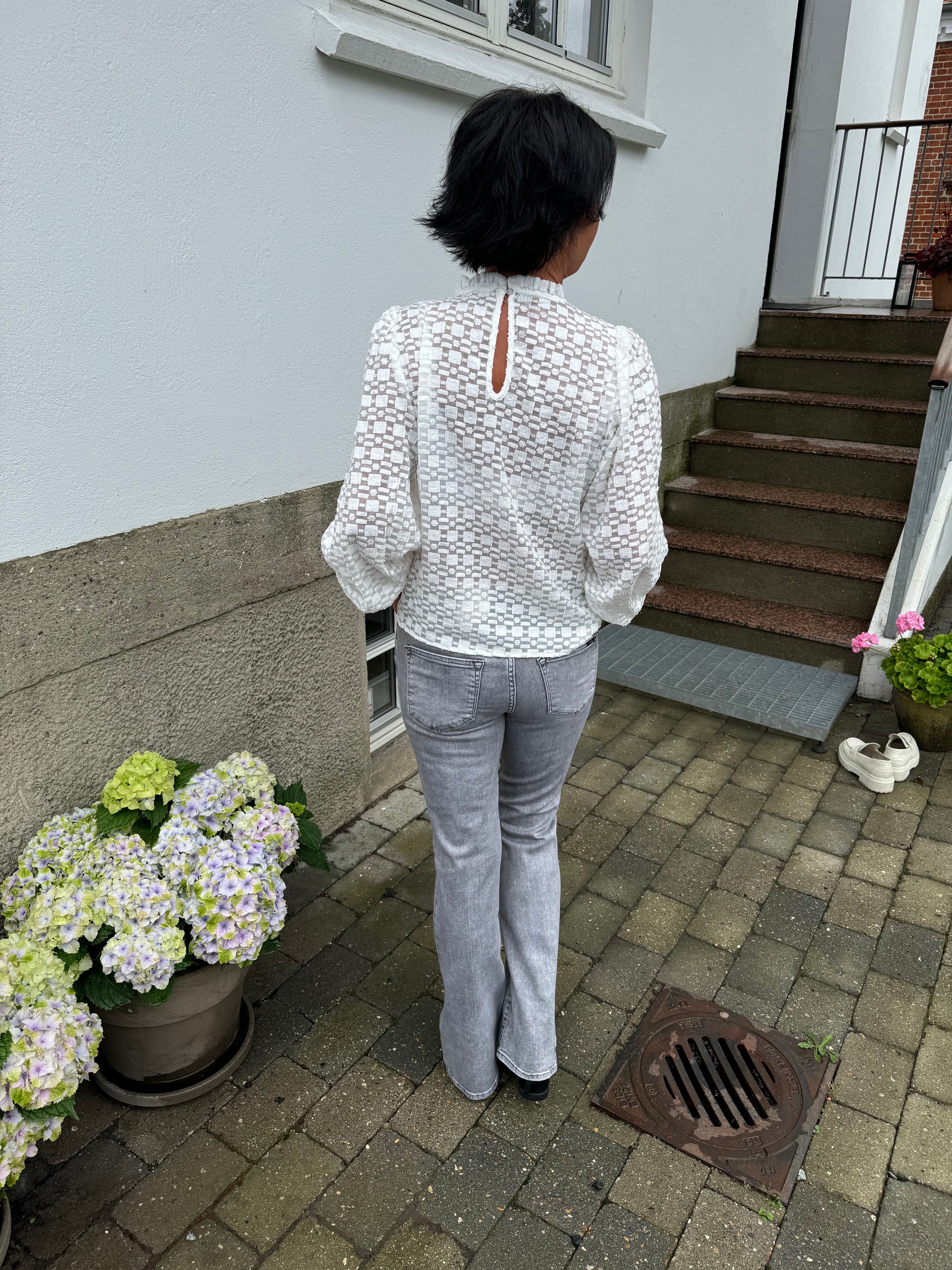 Garcia Jeans - Celia Flared Superslim Fit High Waist i Medium Used Grey