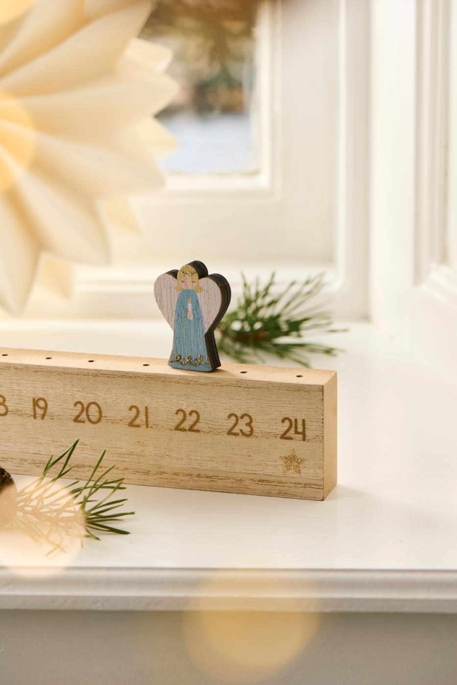 IB Laursen Julekalender - Julekalender 1-24 Med Engel