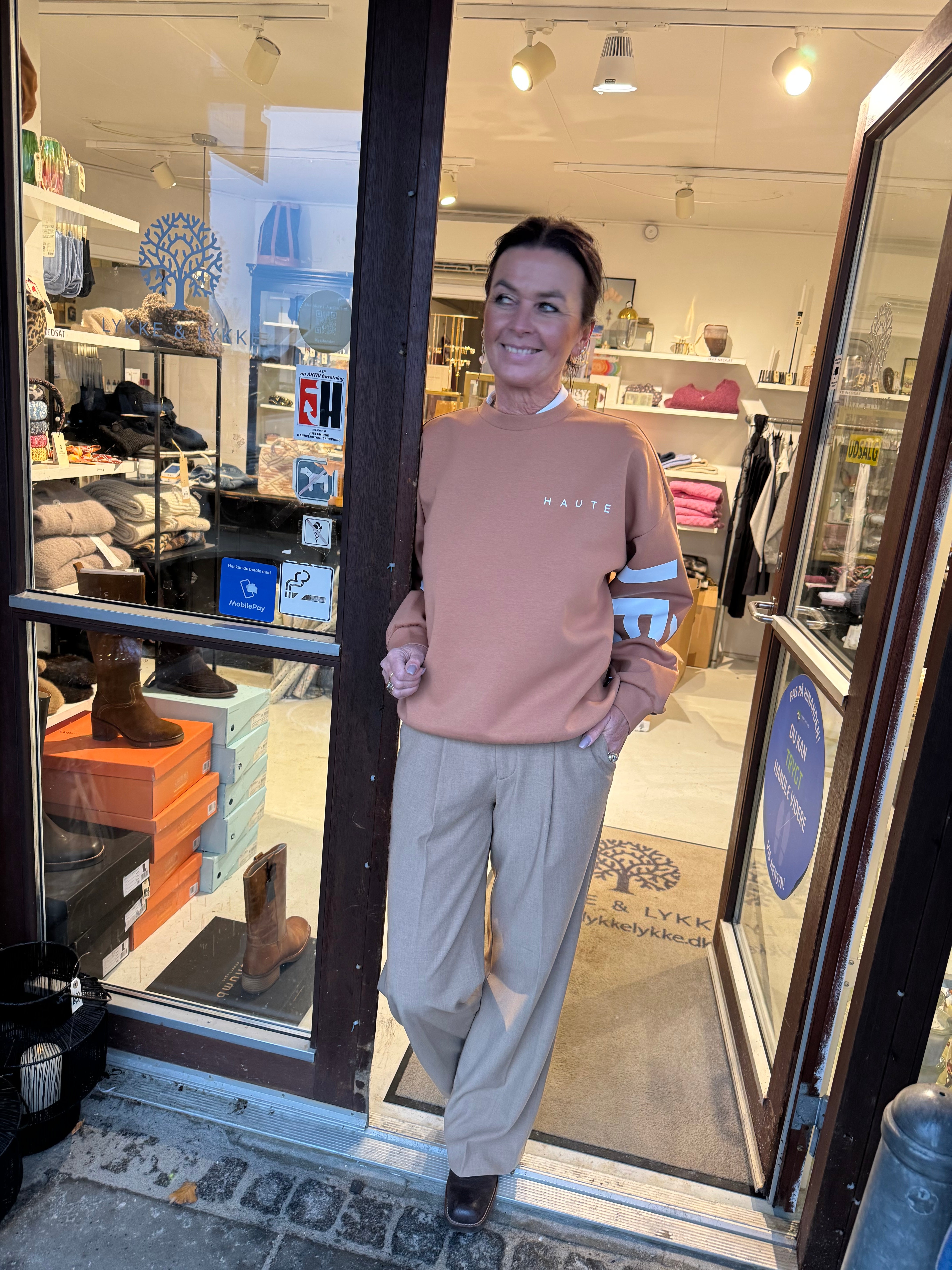 Haute L´amitié Sweat - Maxi Split Logo Sweat i Camel