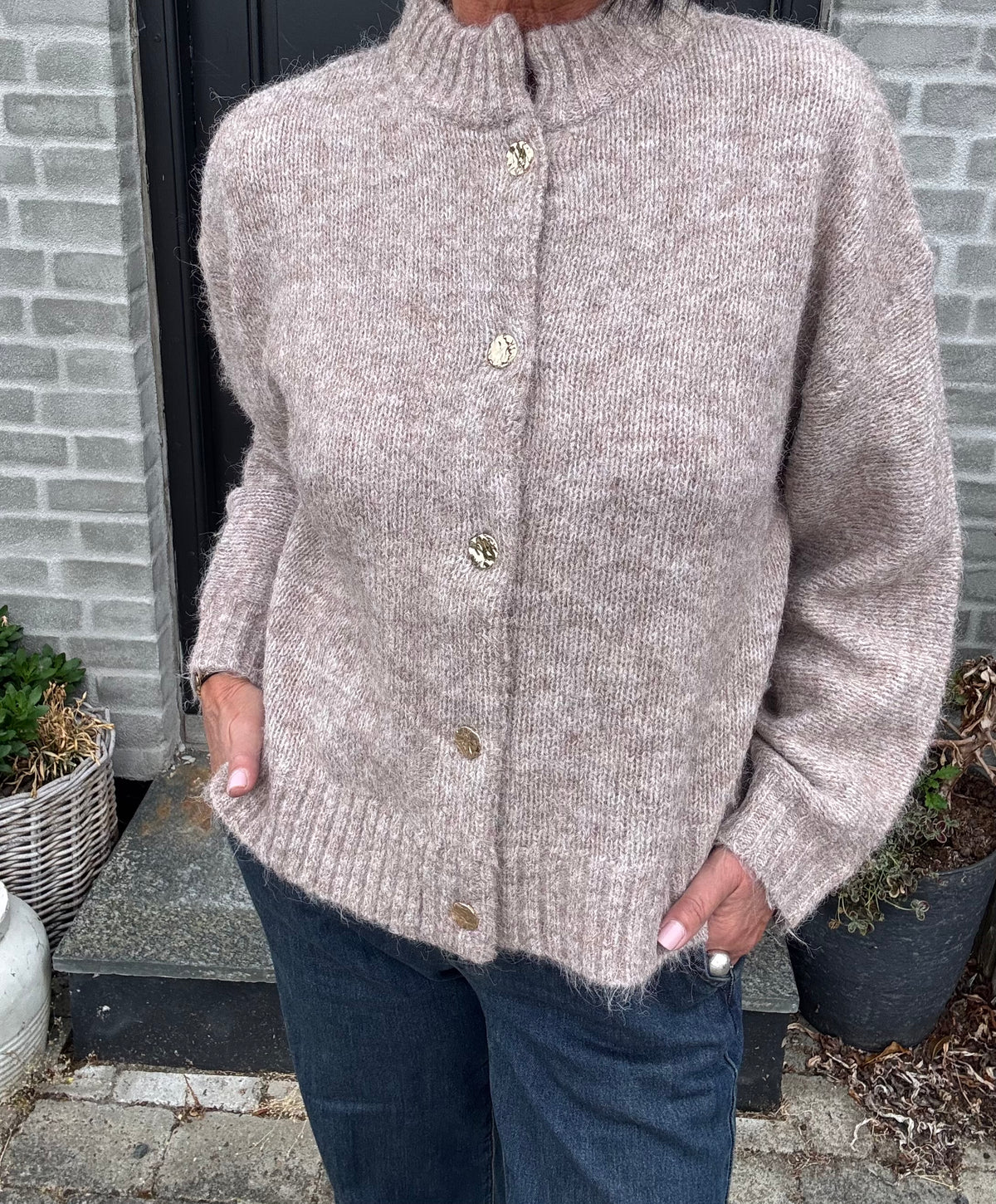 Neo Noir Cardigan - Taura Fluffy Strik Cardigan i Beige Melange