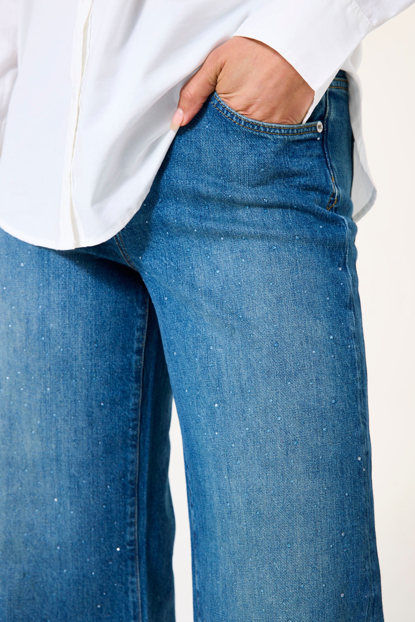 Garcia Jeans - 3338 Celia Wide Fit Jeans i Medium Used Med Similisten