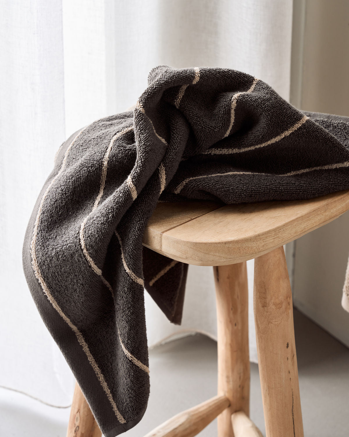 Meraki - Håndklæde Striber i Army/Brun