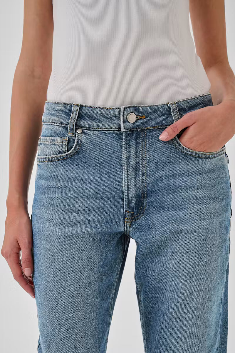 My Essential Wardrope Jeans - The Mommy High Tapered Jeans i Medium Blue Retro Wash