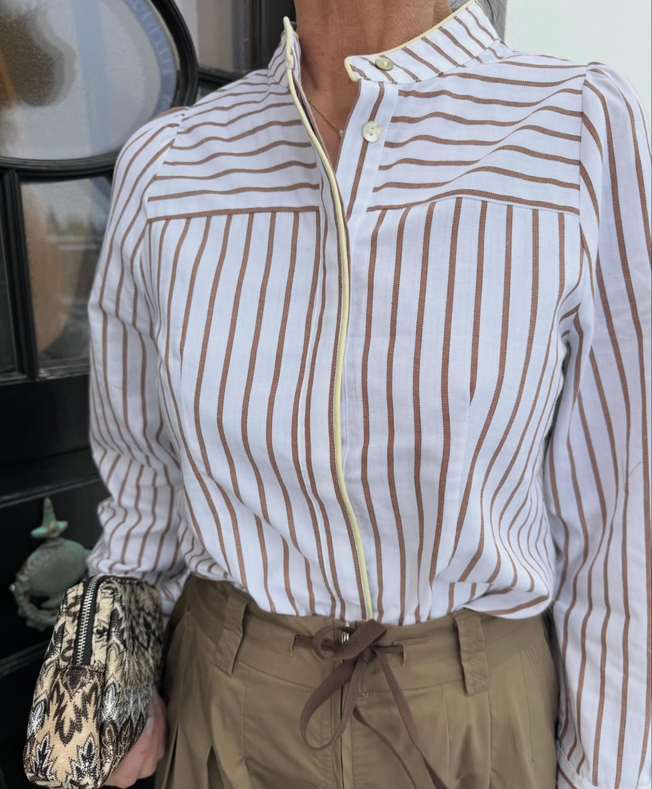 Gossia Skjorte - NicoGO Skjorte i Off-White-Brown Stripe