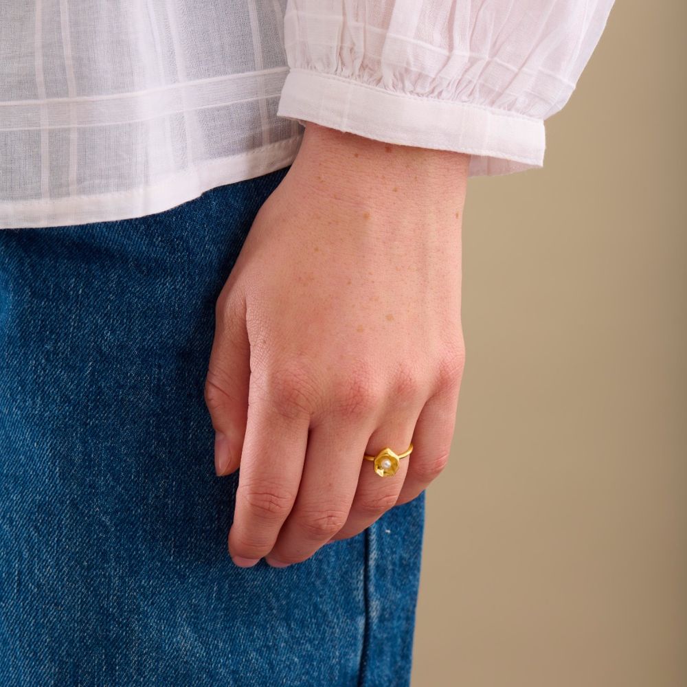 Pernille Corydon Fingerring - Hidden Pearl Ring