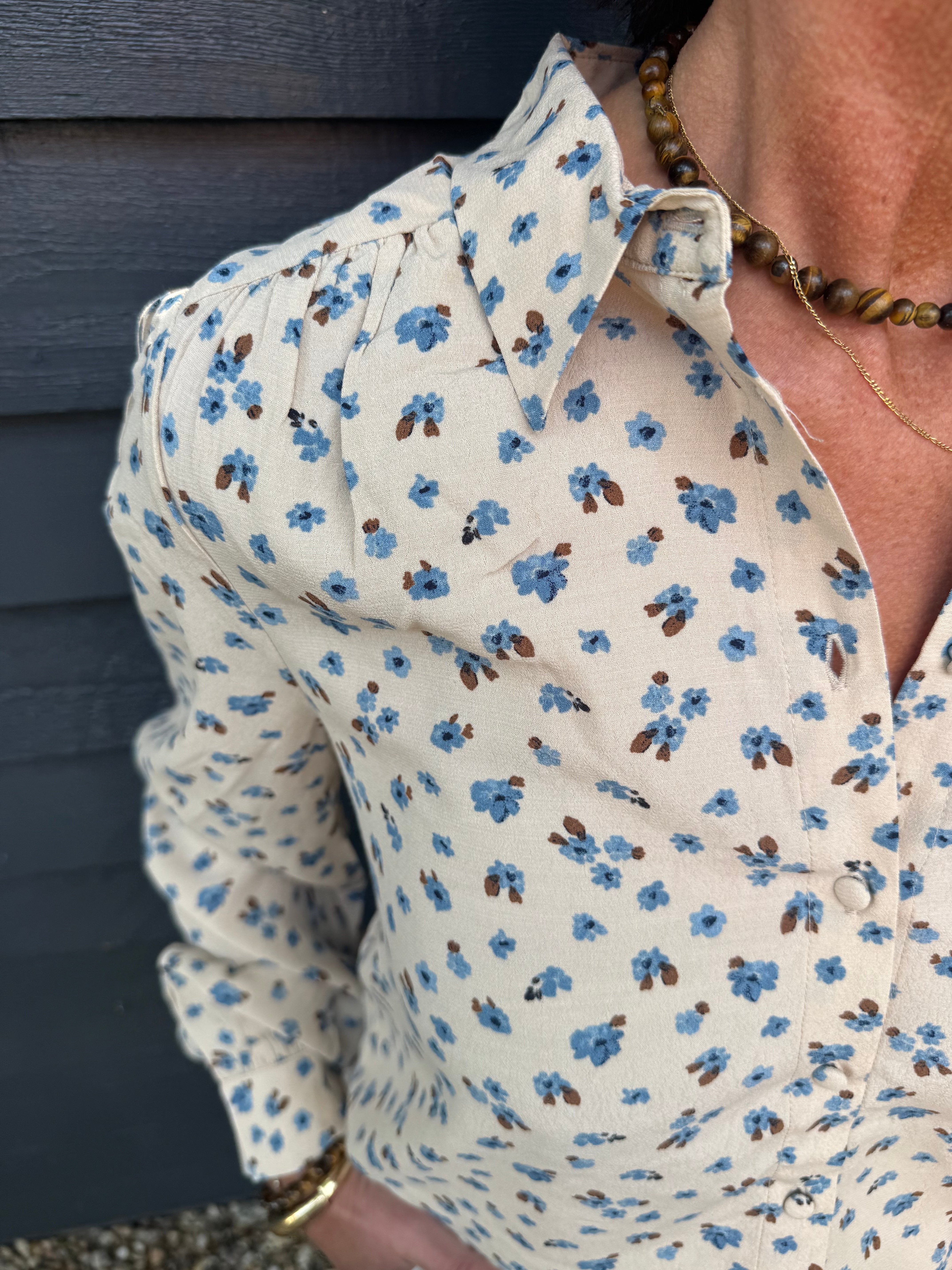 Atelier Rêve Bluse - IRNoella Skjorte i Feline Smoke Gray Flower