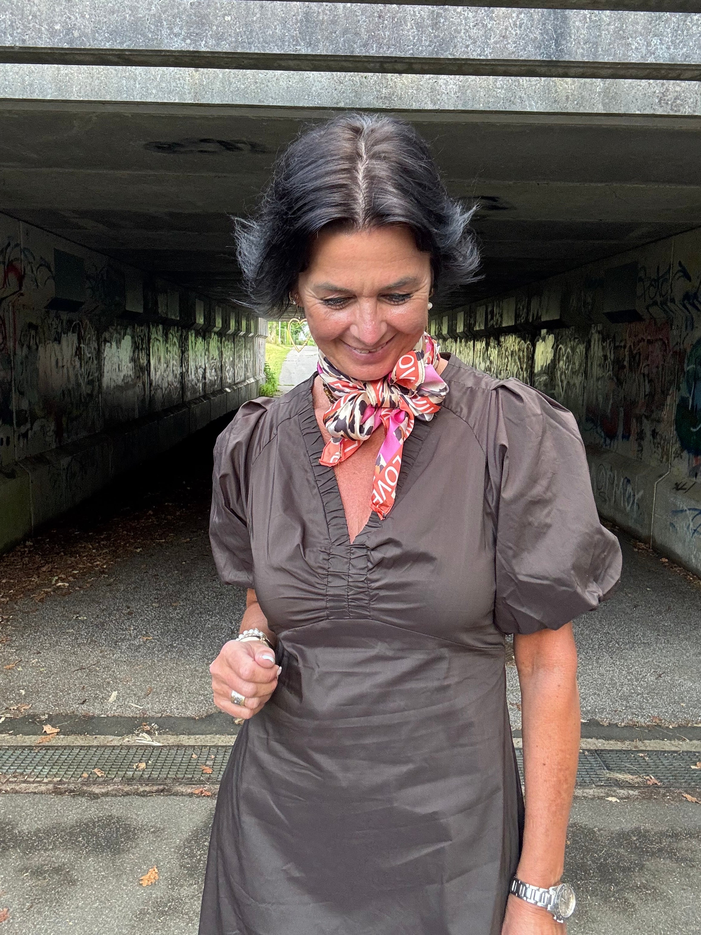 Neo Noir Kjole - Illana Poplin Kjole i Chocolate Brown