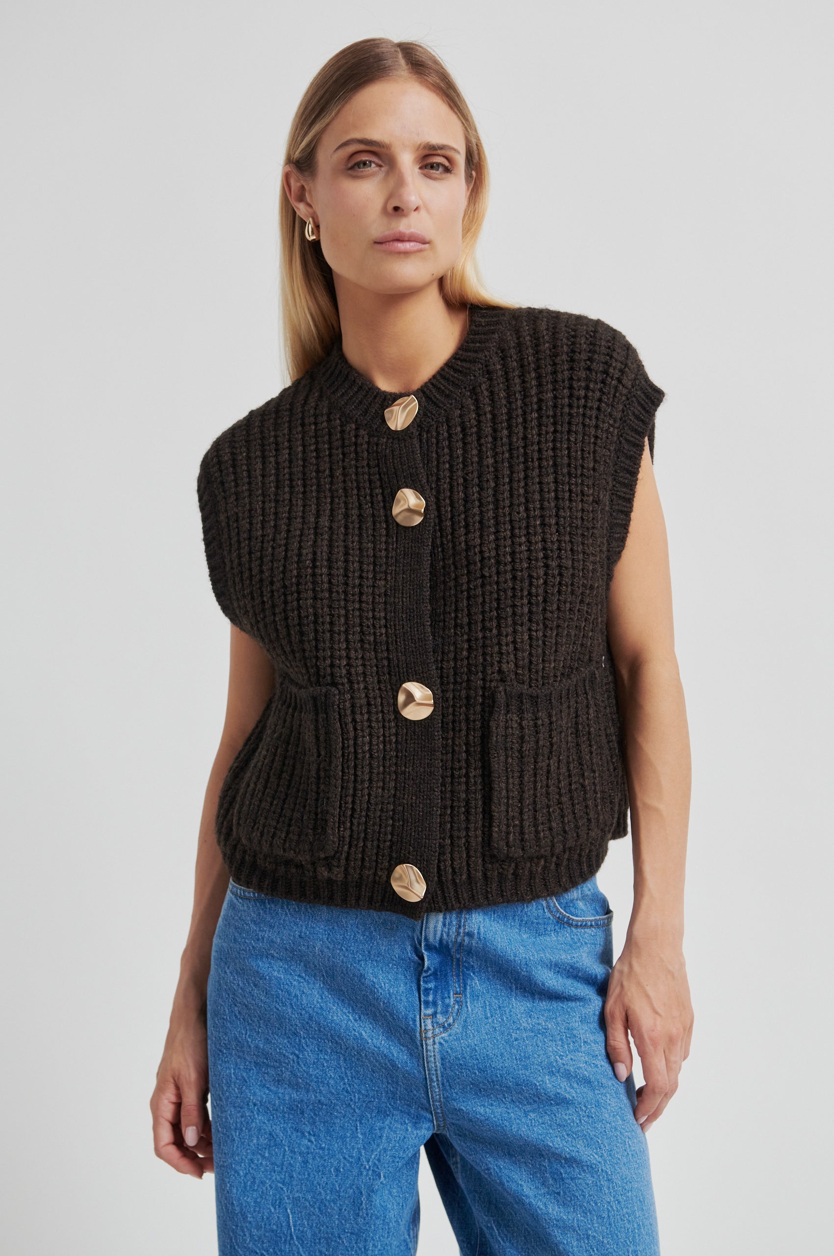 Second Female Vest - Ulrikke Strik Vest i Chocolate Tort