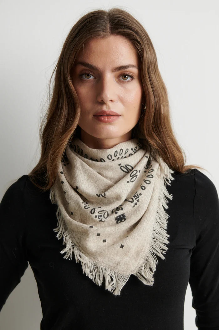 Second Female Tørklæde - Jucca Strik Tørklæde i Light Beige Melange