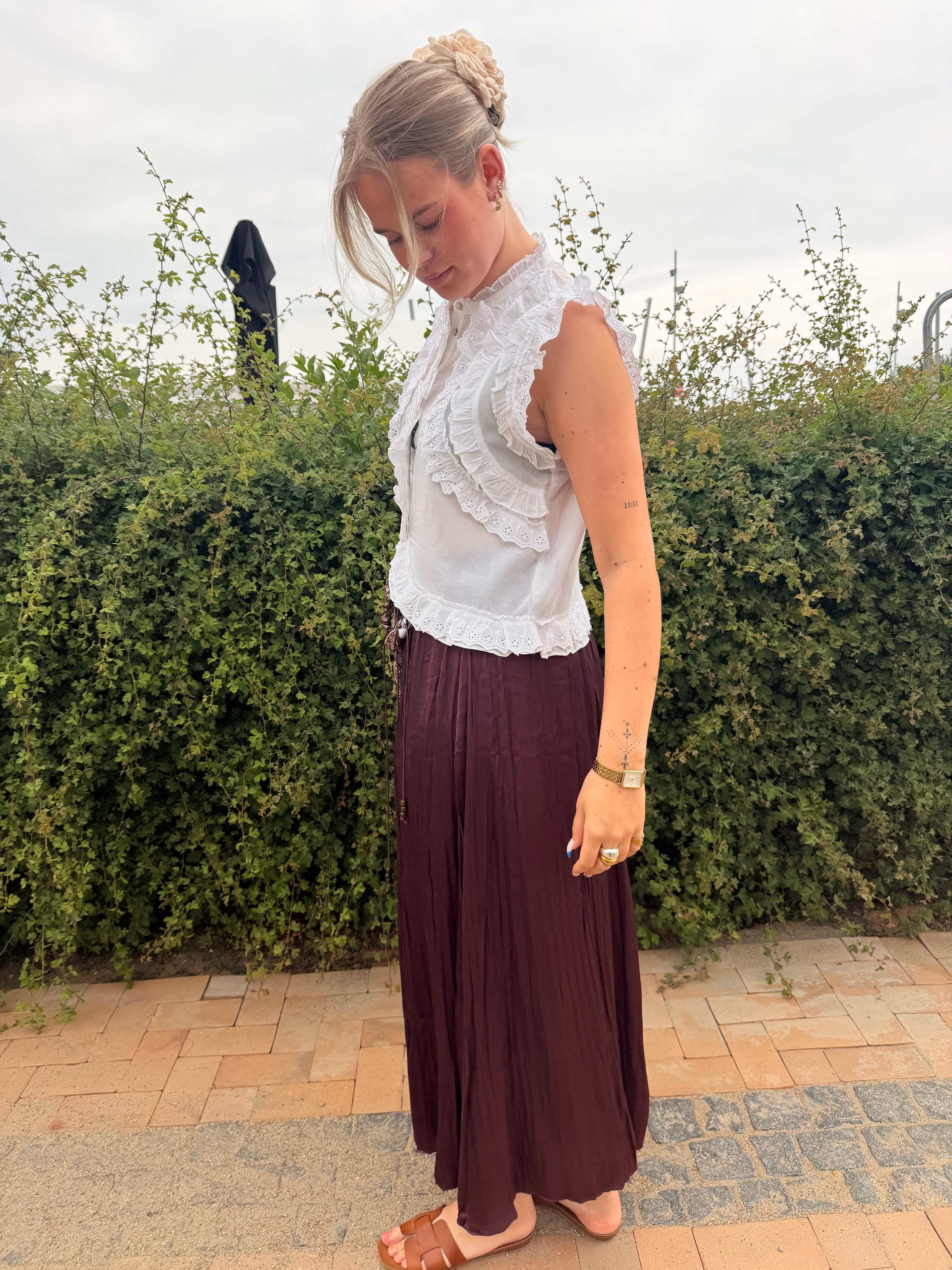 Neo Noir Top - Celia Ruffle Top i Hvid