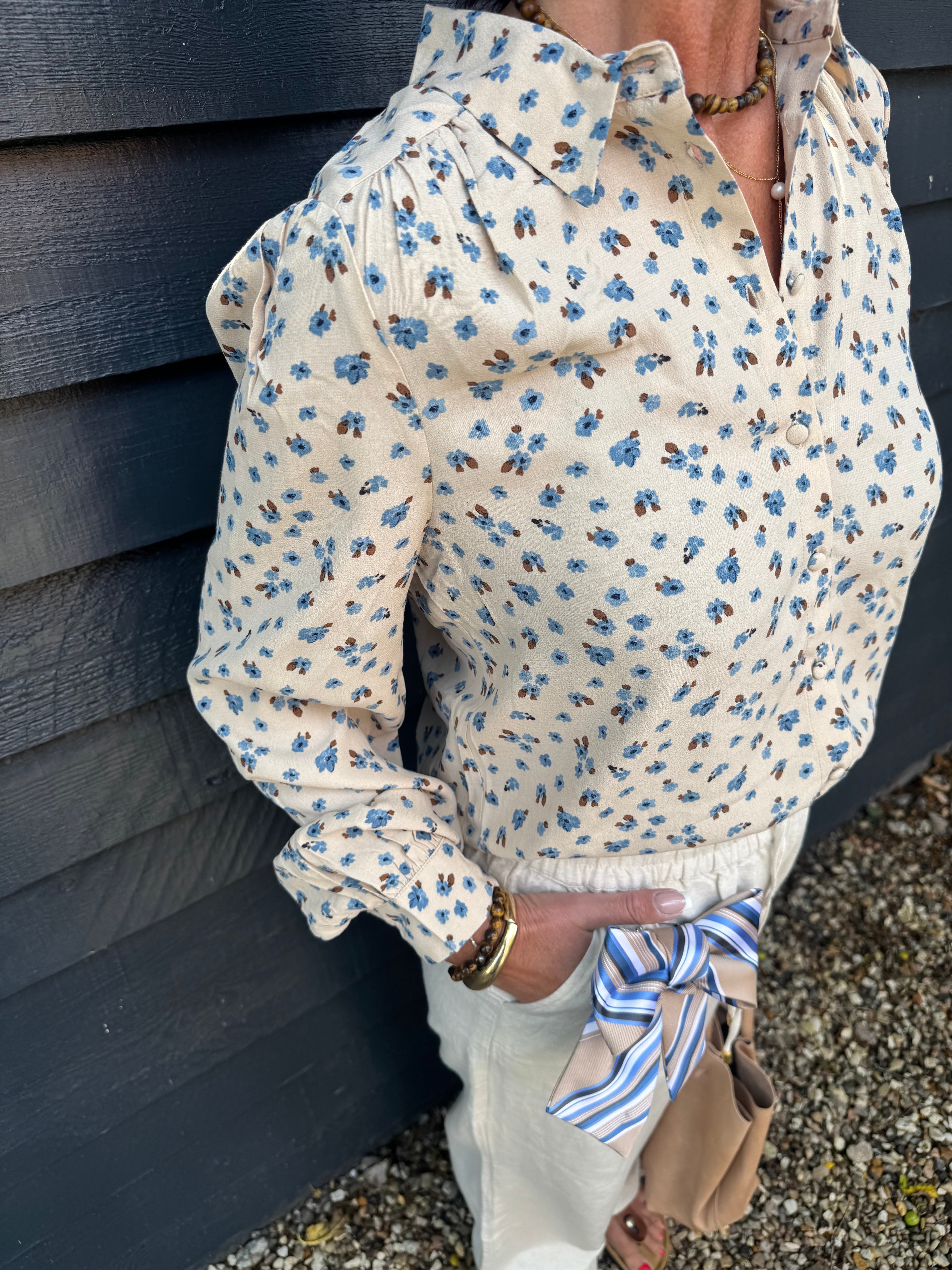 Atelier Rêve Bluse - IRNoella Skjorte i Feline Smoke Gray Flower