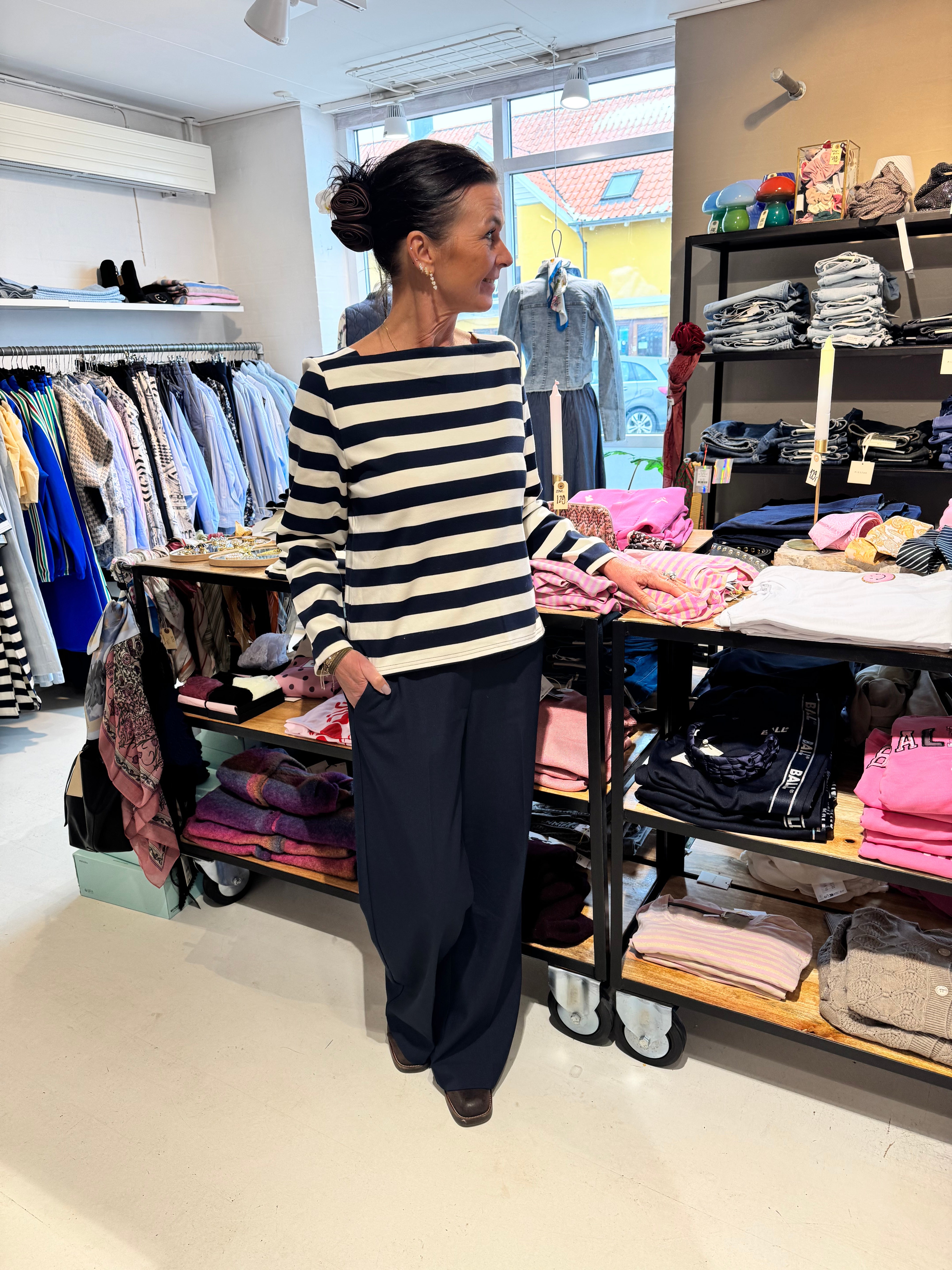 PBO Bluse - PboMary LS Bluse i Off-White/Navy Strib