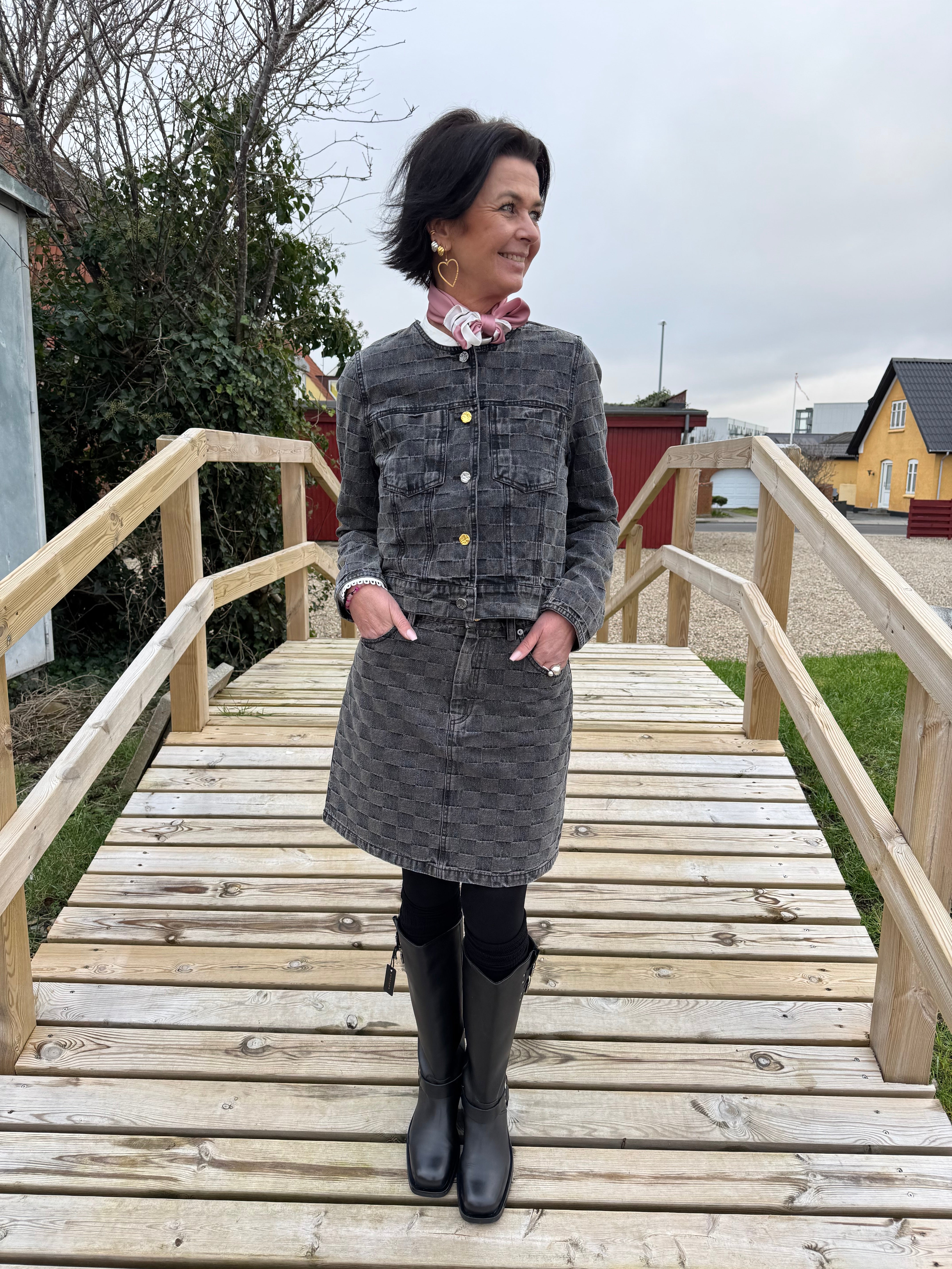 Haute L´amitié Jakke - Square Denim Crop Jakke i Sort Denim