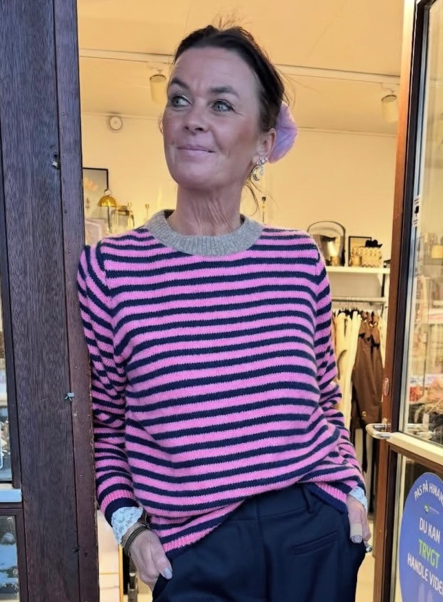 MARTA du château Strik - 8114 MdcAshira Strik i Original Strib