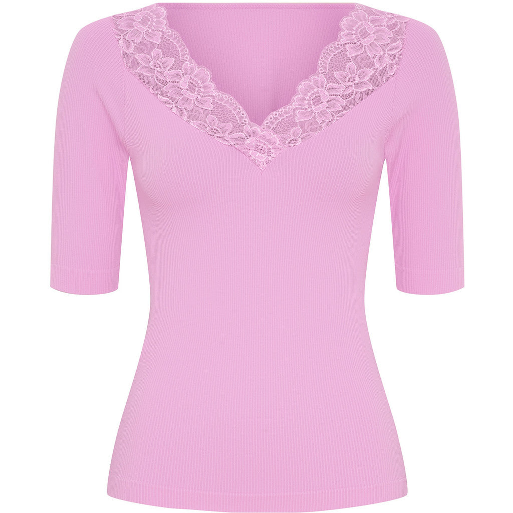 Tim & Simonsen Top - Belen Rib V-Lace SS Top i Macaron