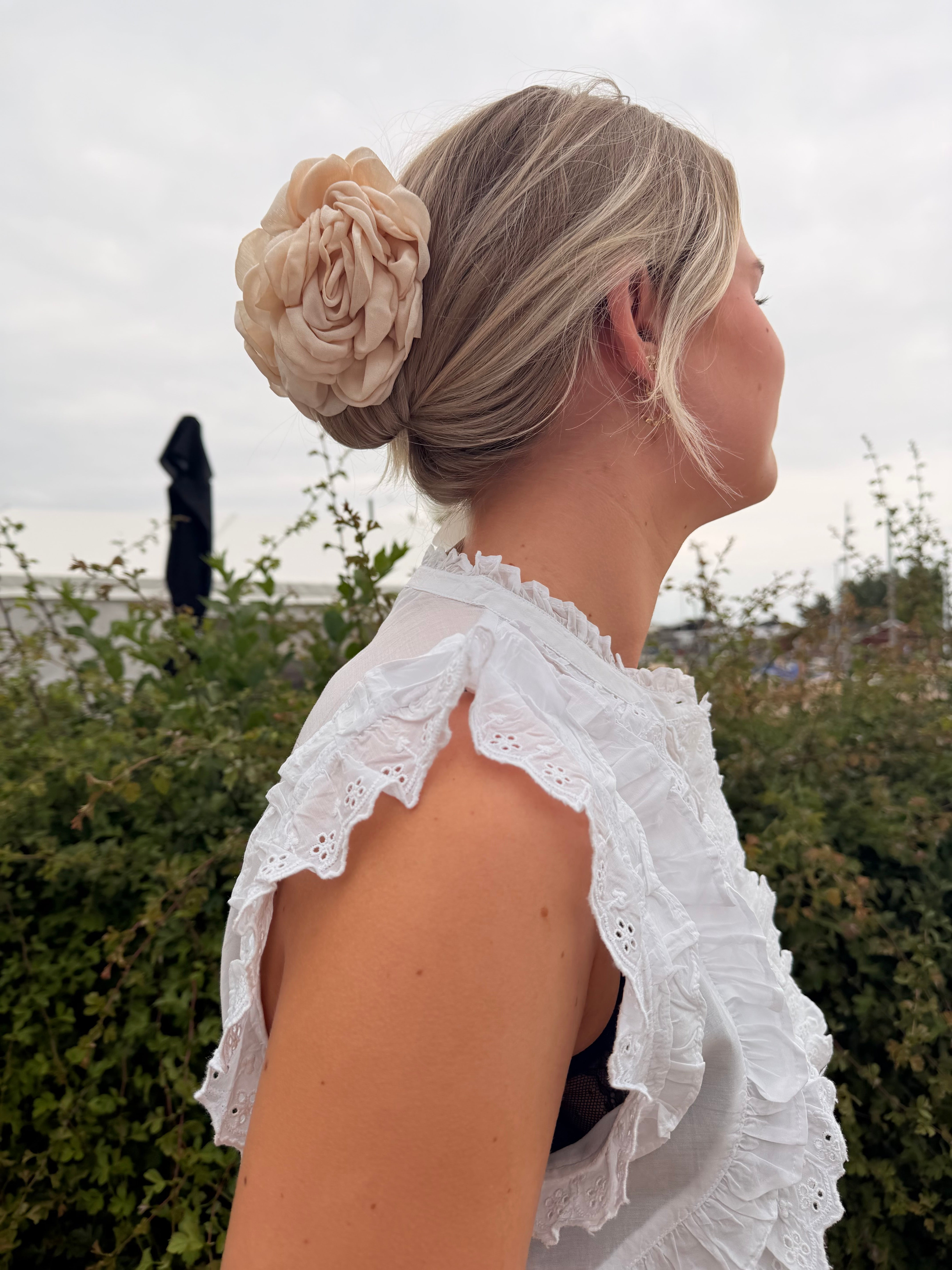 Neo Noir Top - Celia Ruffle Top i Hvid