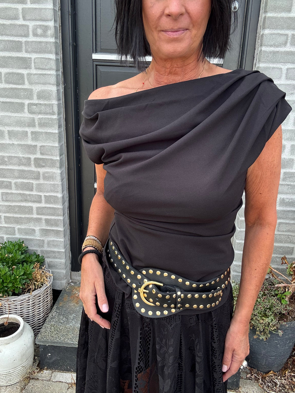 Neo Noir Top - Mabelle Drapy Top i Sort