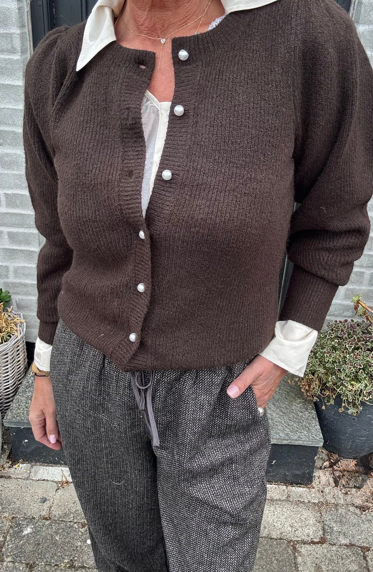 Neo Noir Cardigan - Nuna Strik Cardigan i Brown