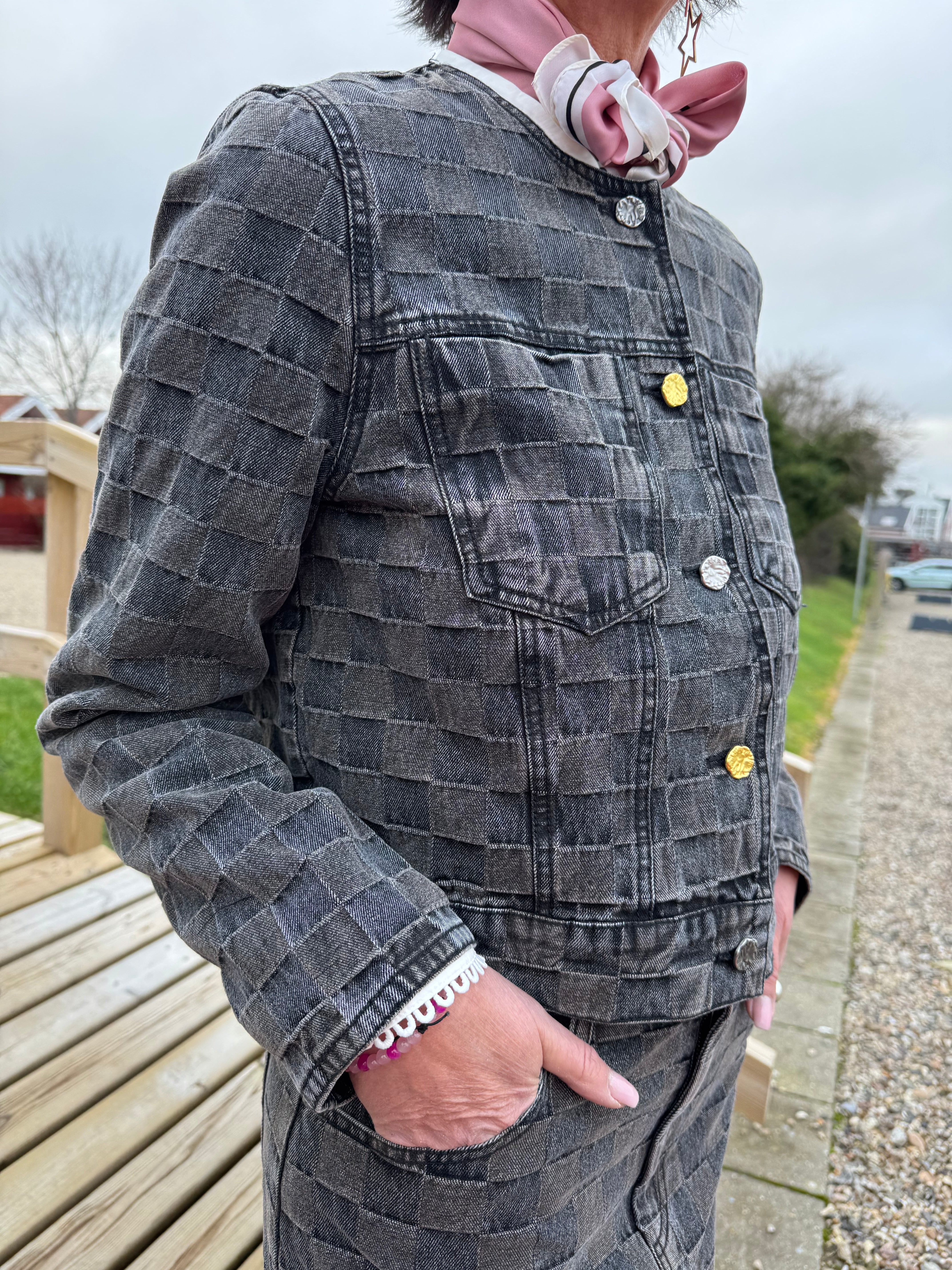 Haute L´amitié Jakke - Square Denim Crop Jakke i Sort Denim