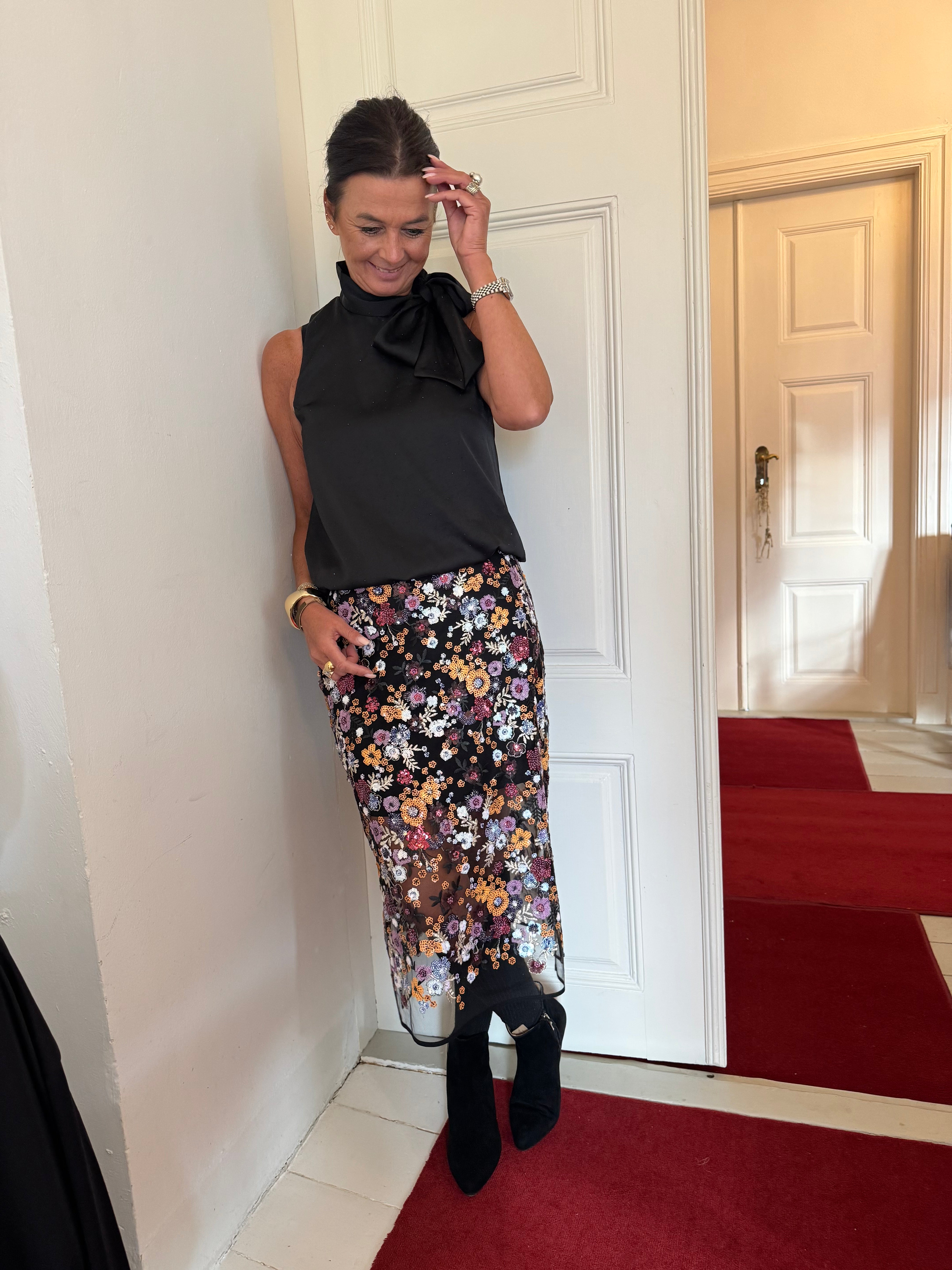 Neo Noir Top - Veda Heavy Satin Bedaz Top i Sort