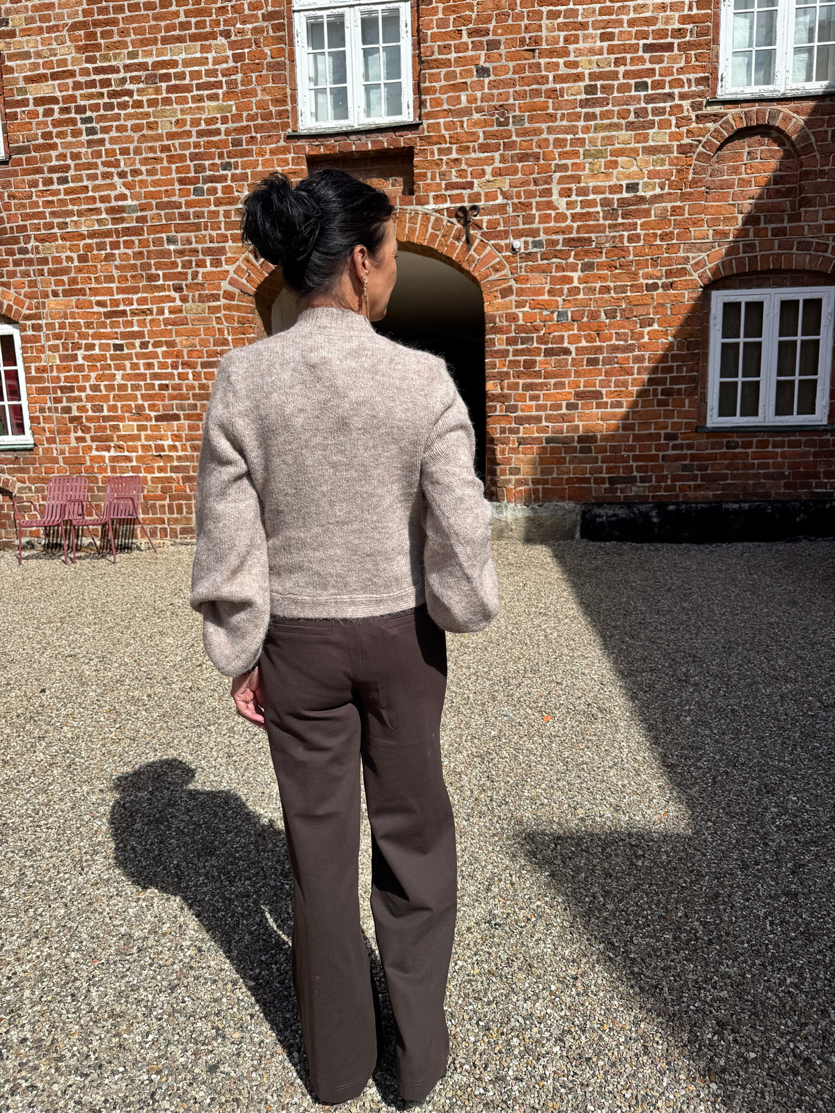 Neo Noir Cardigan - Gio Fluffy Strik Cardigan i Beige Melange