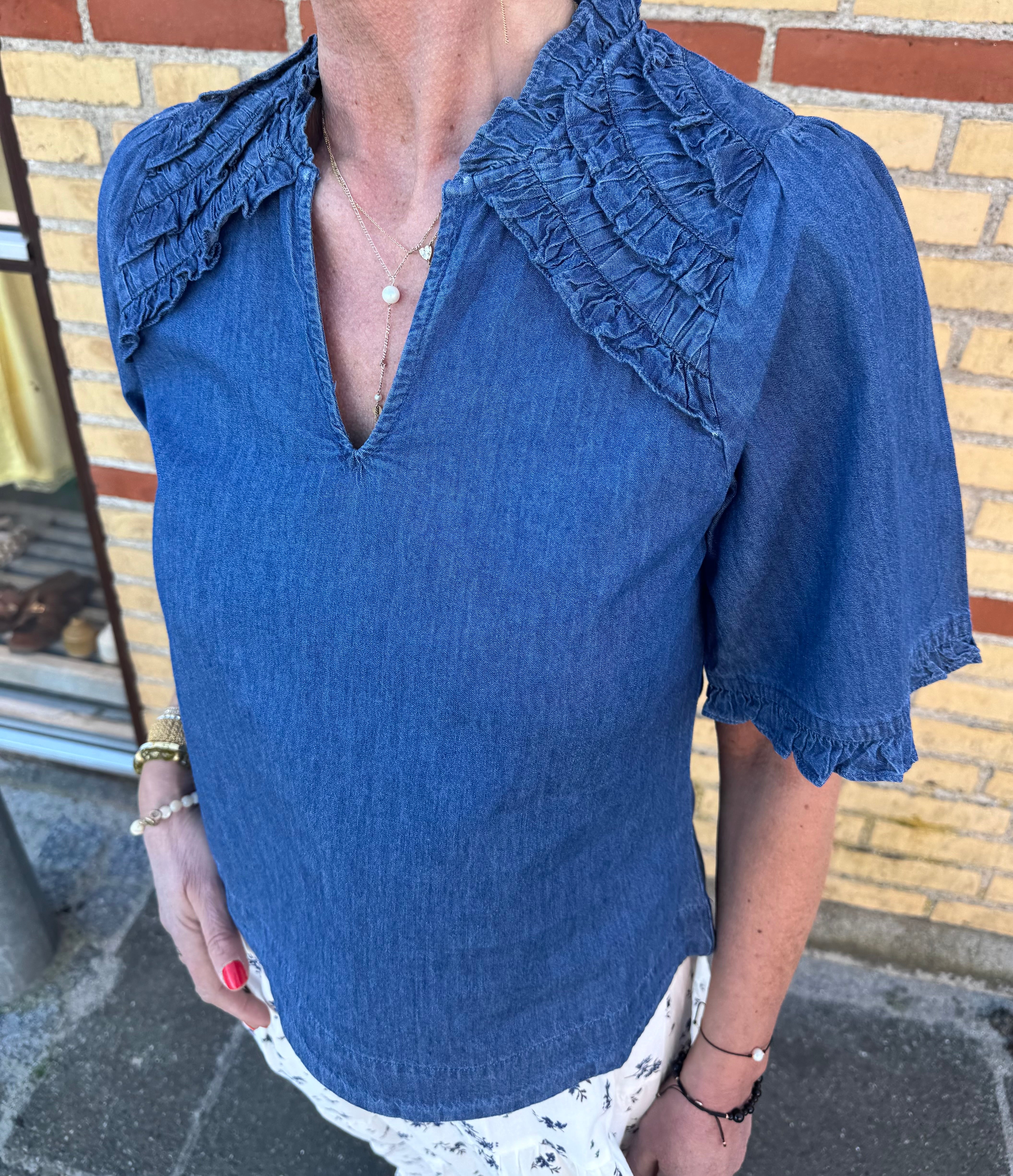 Neo Noir Top - Wendia Denim Bluse i Blå