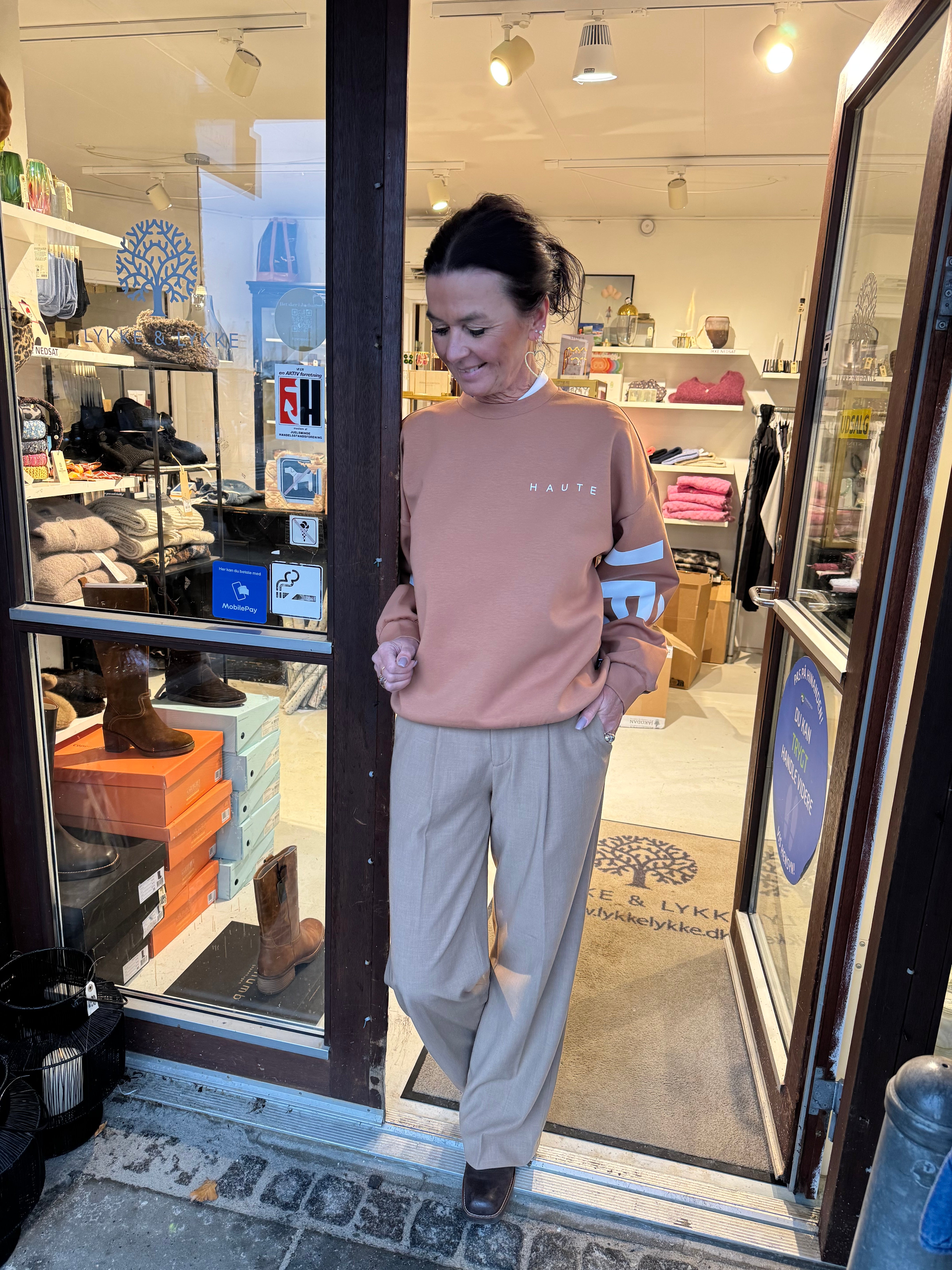 Haute L´amitié Sweat - Maxi Split Logo Sweat i Camel