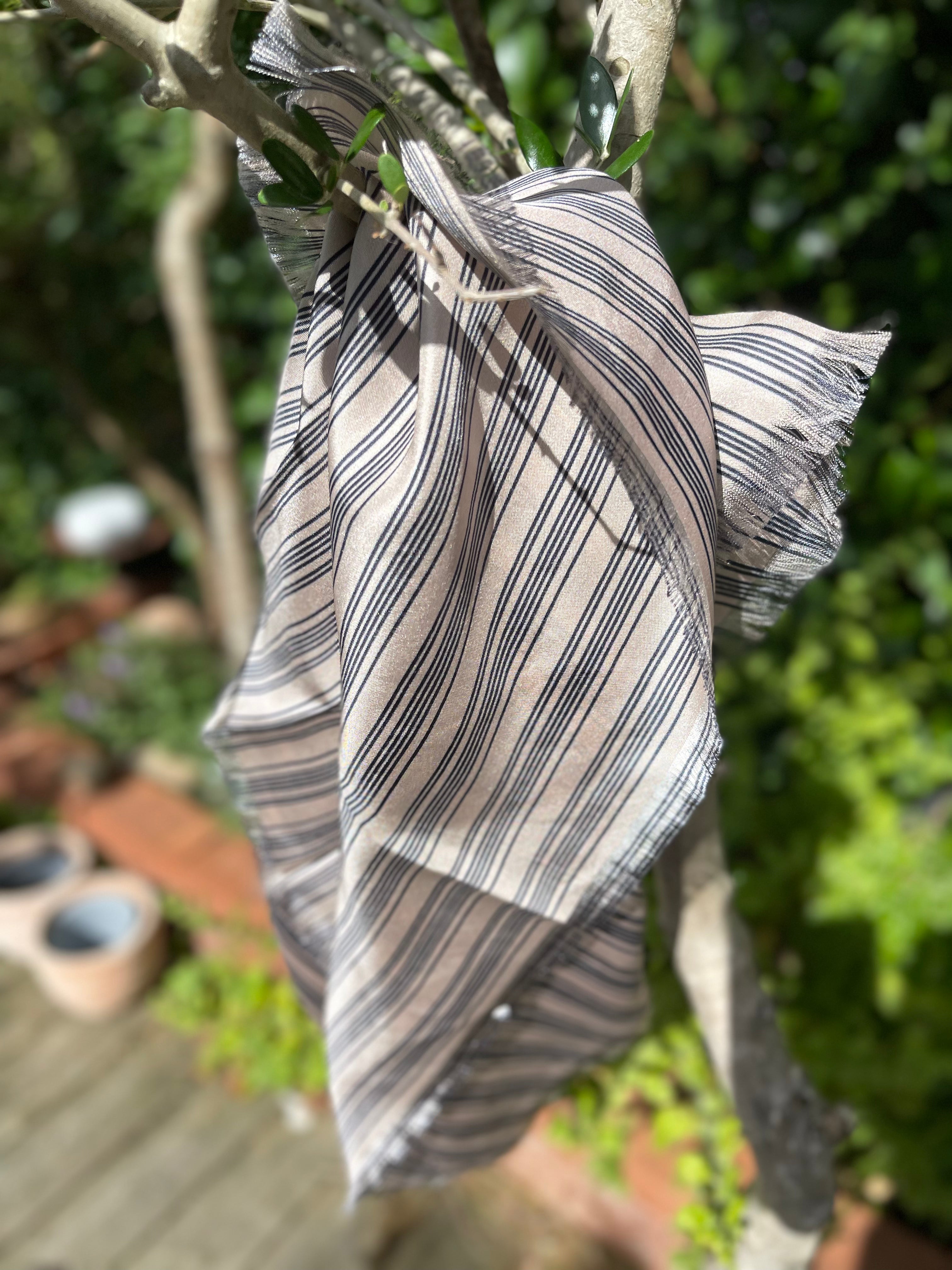 Beck Søndergaard Tørklæde - Strifilia Sia Tørklæde i Birch White