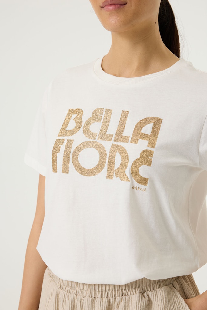 Garcia T-shirt - 260201 T-shirt Med Guld Skrift i Hvid