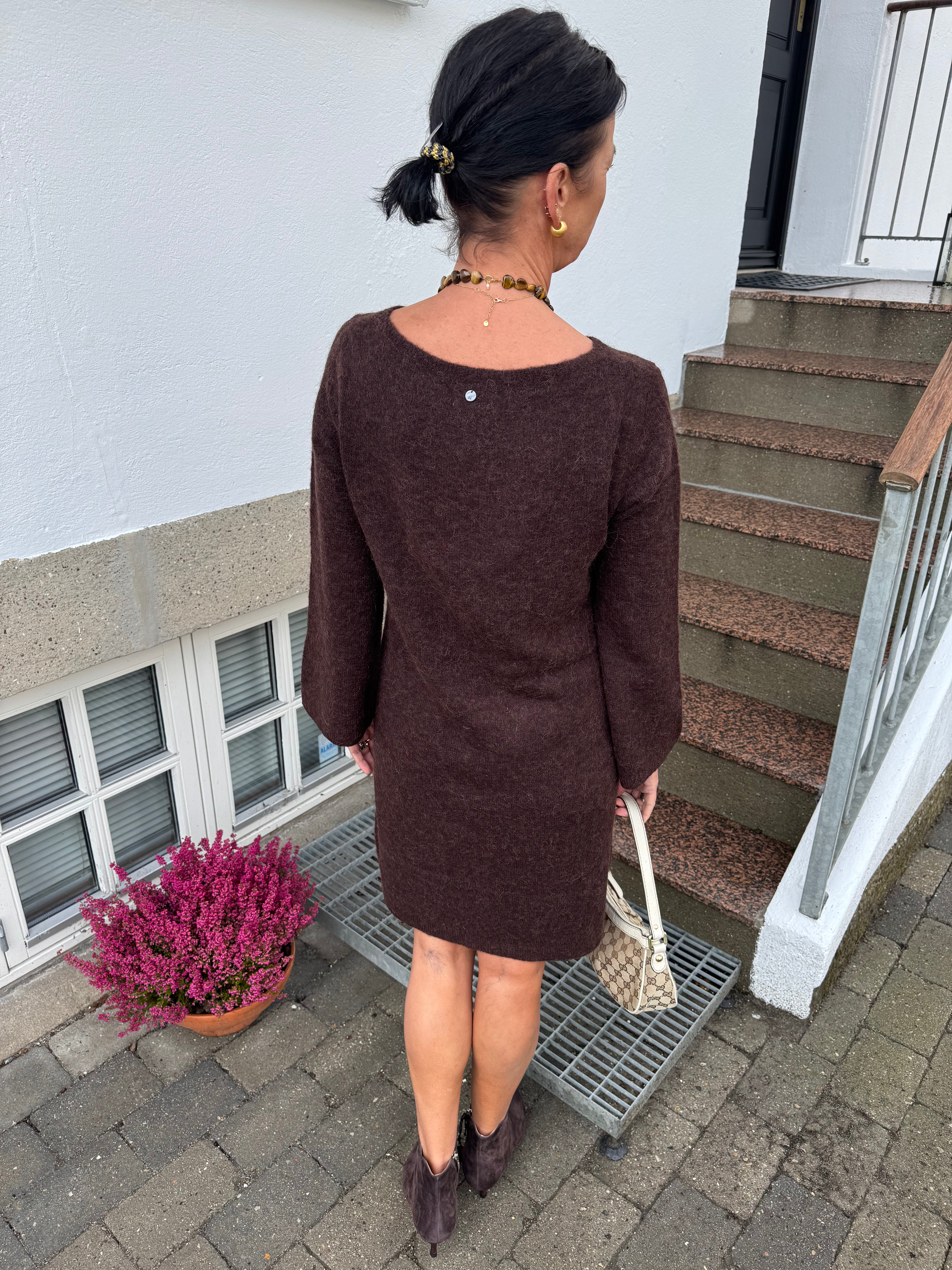 Nümph Kjole - NuRiette Boatneck Strik Kjole i Black Coffee