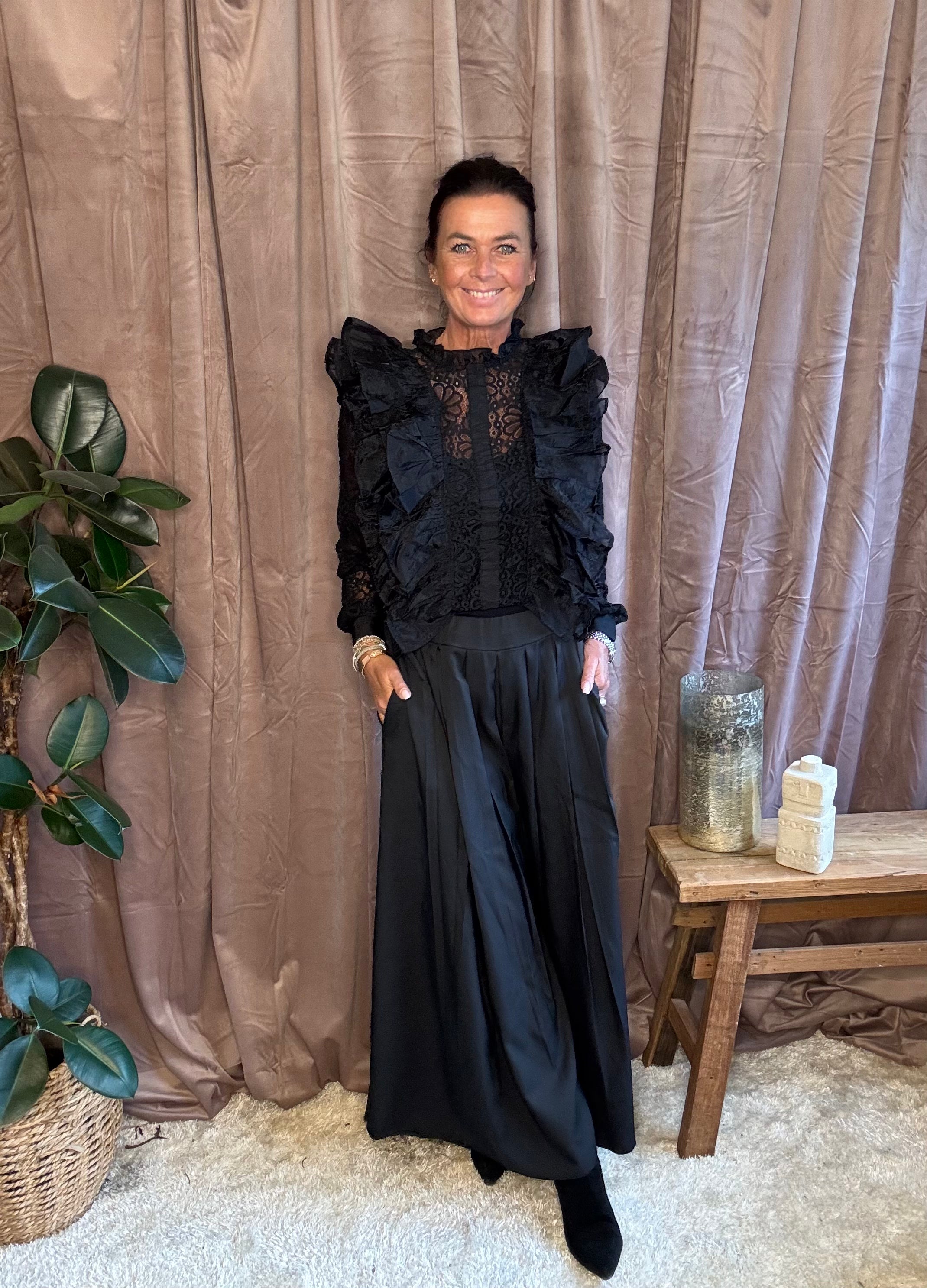 Gossia Bluse - MiriGO Bluse i Sort