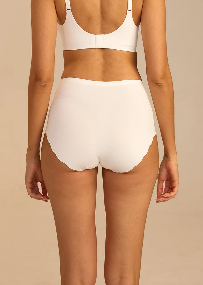 FemiFemme Undertøj - Invisible Highwaist Maxi Trusser i Hvid