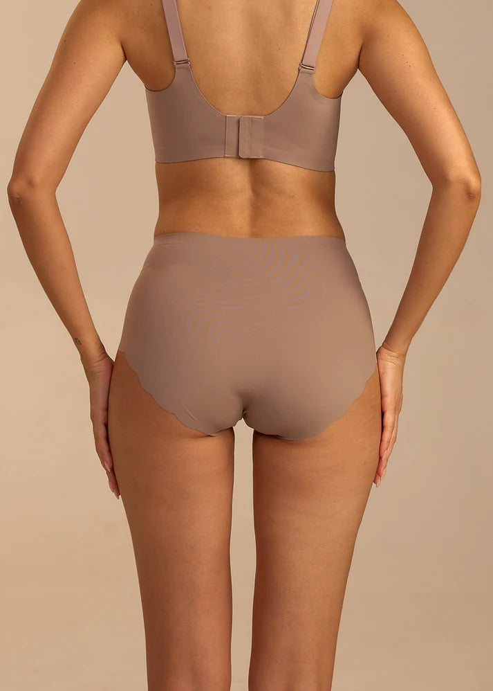 FemiFemme Undertøj - Invisible Highwaist Maxi Trusser i Mocha