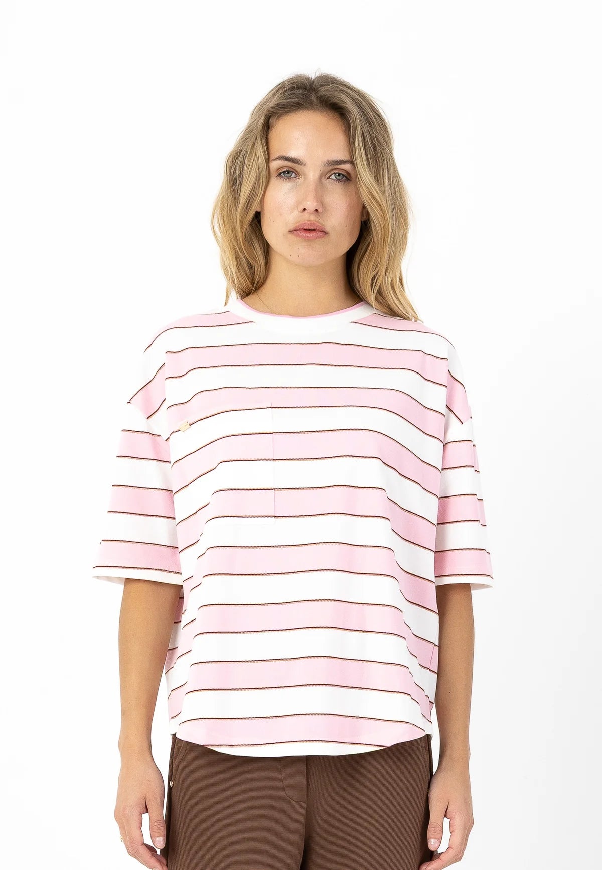 Coster Copenhagen Bluse - Jersey Rib T-shirt i White Pink Strib