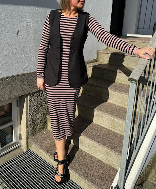 Tim & Simonsen Top - Joy LS Stribet Kjole i Nero-Rosa Antico