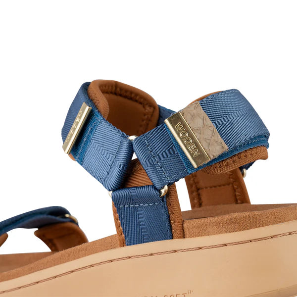 Woden Sandal - Line Sandal i Cobolt Blue