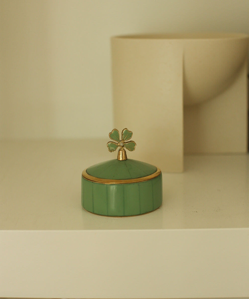 Doing Goods Box - Lucky Clover Circus Box Medium i Green