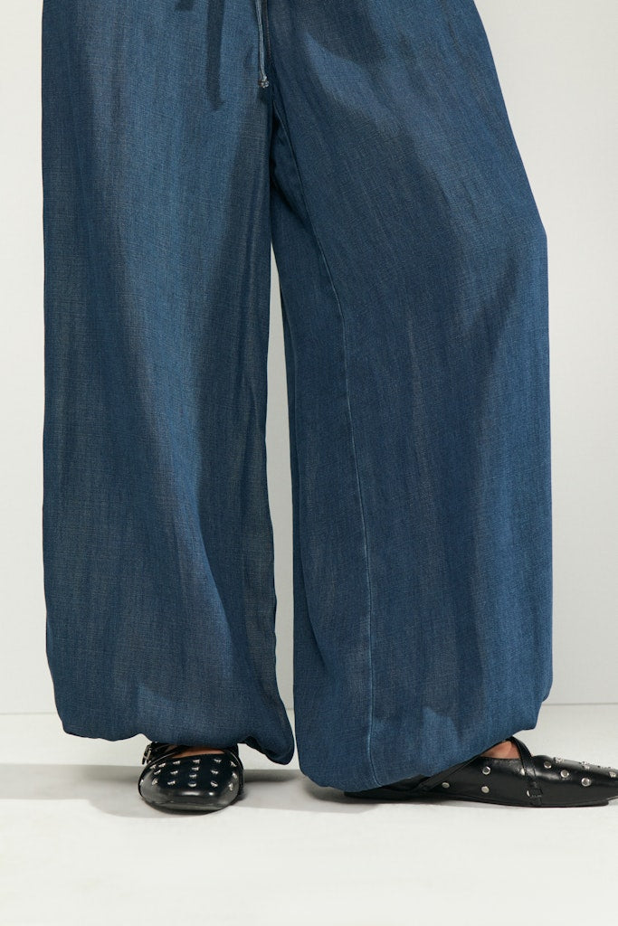 Nümph Bukser - NuAlona Parachute Ballon Bukser i Dark Blue Denim
