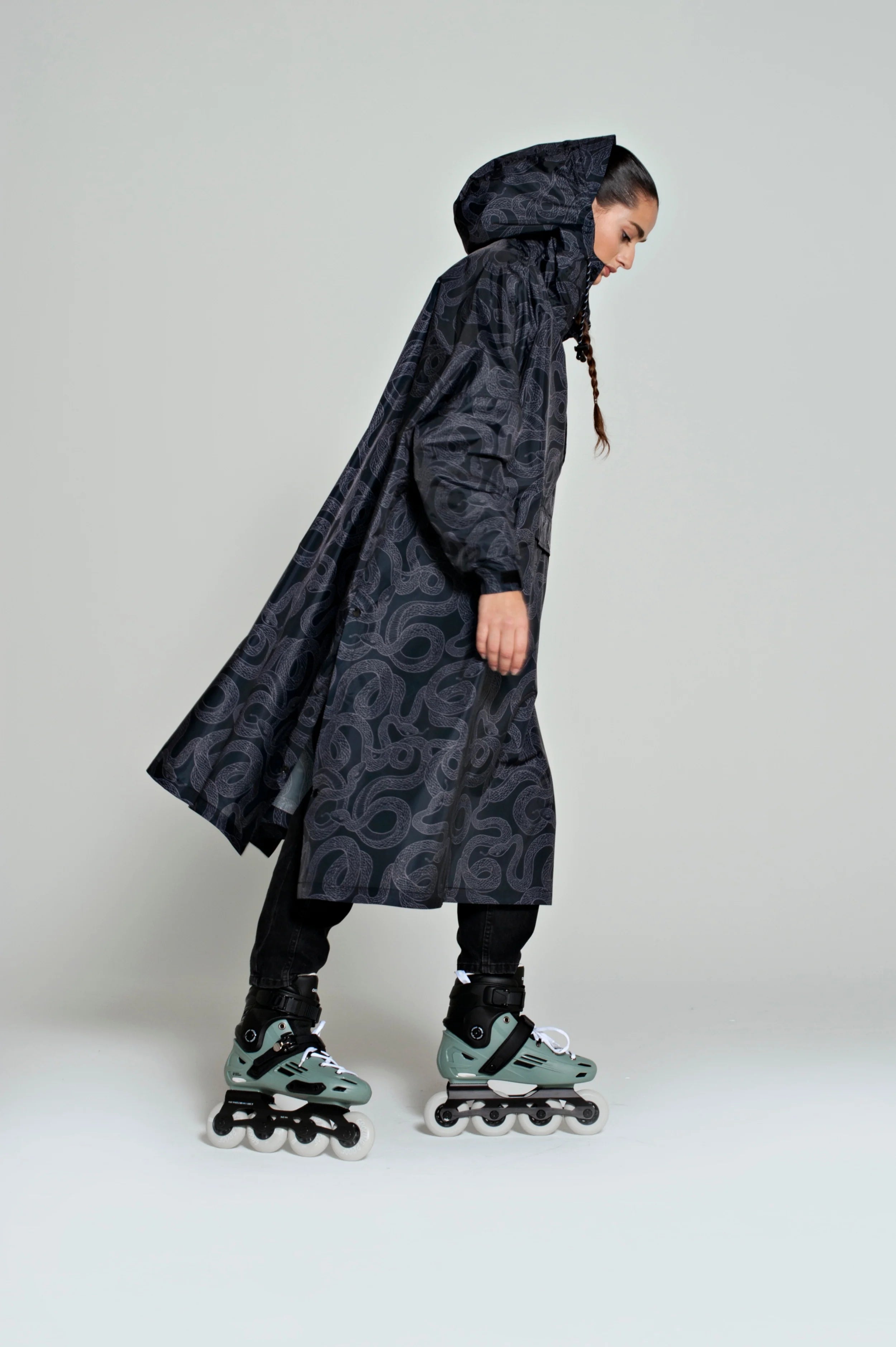 Rain Kiss Regn Poncho - Regn Poncho i Sort med Snakes