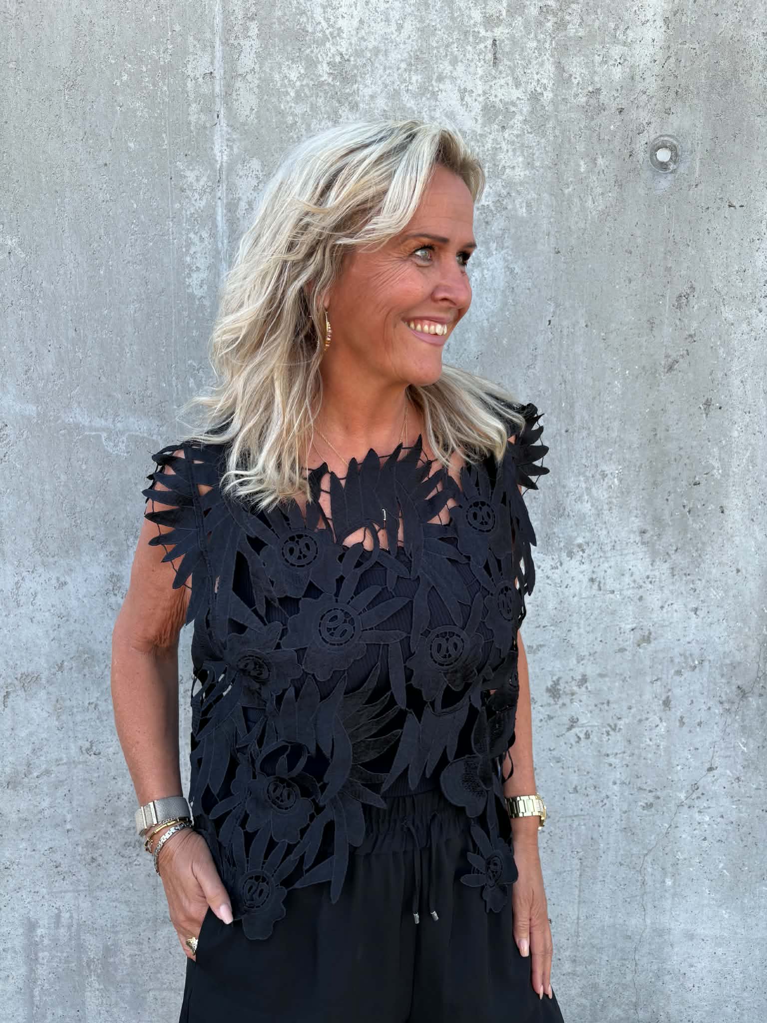 Tim & Simonsen Top - Yrsa Lace Top i Sort