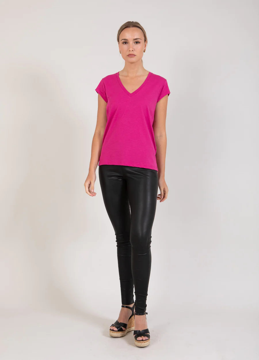 Coster Copenhagen T-shirt - CC-Heart Basic T-shirt V-Hals i Berry