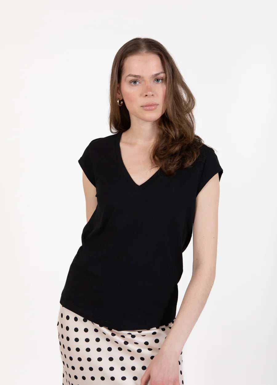 Coster Copenhagen - CC Heart Basic V-hals T-shirt i Sort