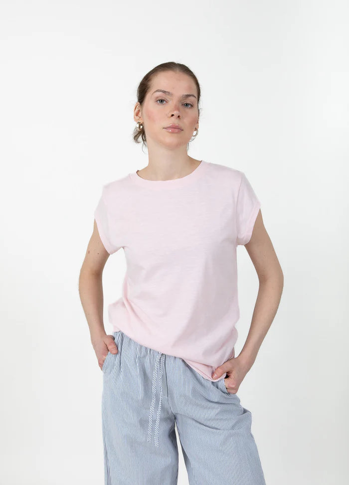 Coster Copenhagen T-shirt - CC-Heart Basic T-shirt Rund Hals i Daisy Pink